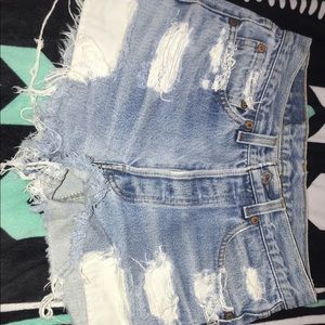 Levi shorts with rip